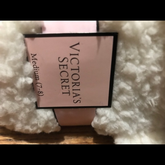 Victoria Secret Cozy Slippers Red New - Picture 6 of 7